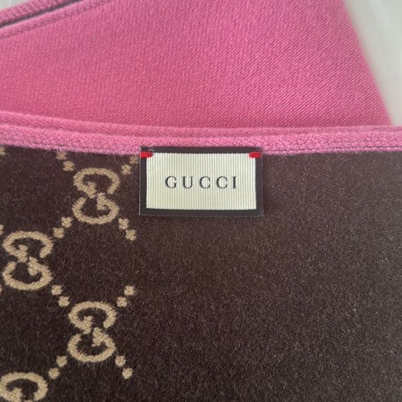 100% Authentic Gucci Scarf - Picture 3 of 5